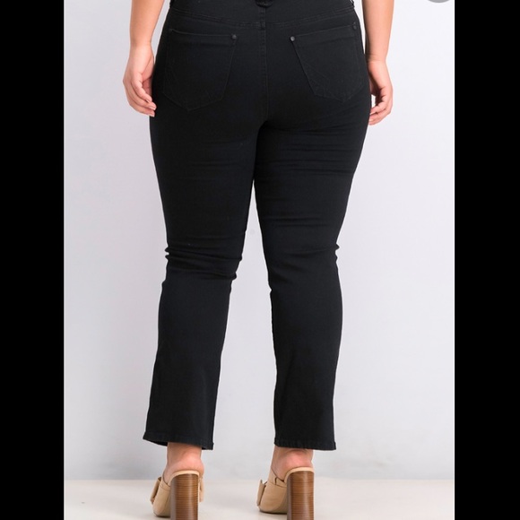 Women’s Jeans - Picture 2 of 8